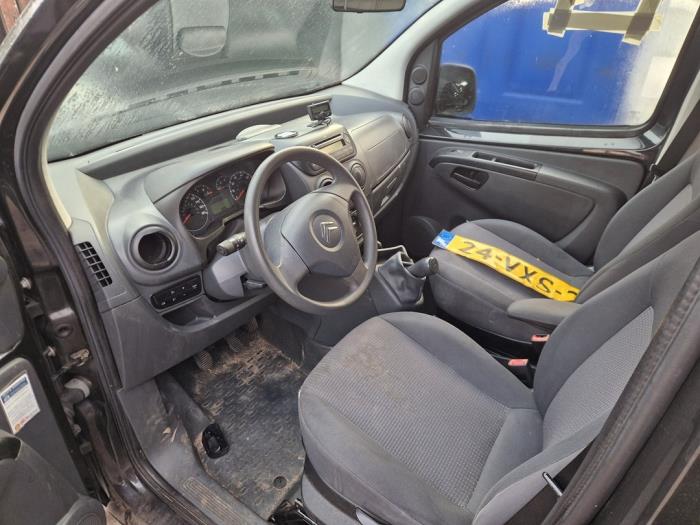 Citroen Nemo 1.4 HDi 70 Schrottauto (2008, Schwarz)