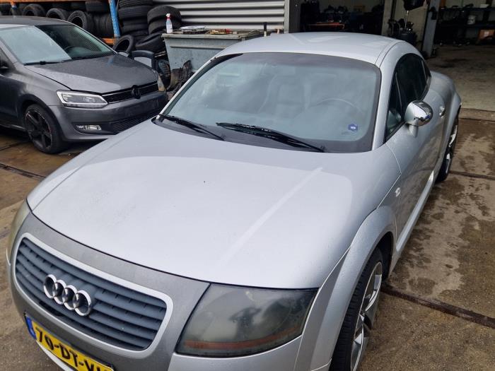 Audi TT 1.8 20V Turbo Épave (2000, Gris)