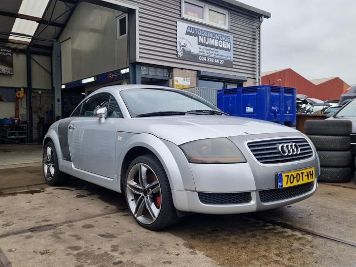 Audi TT 1.8 20V Turbo Épave (2000, Gris)