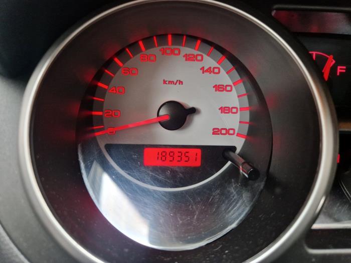 Suzuki New Ignis 1.5 16V Skrotfordon (2006, GRIJS)