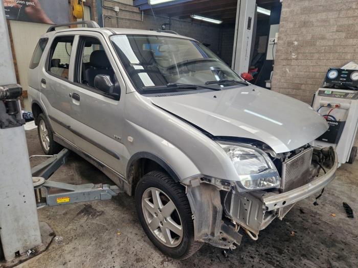 Suzuki New Ignis 1.5 16V Skrotfordon (2006, GRIJS)