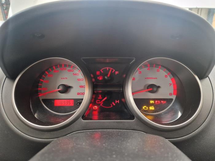 Suzuki New Ignis 1.5 16V Skrotfordon (2006, GRIJS)