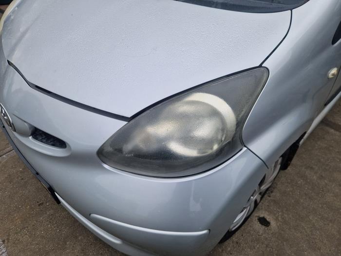 Toyota Aygo 1.0 12V VVT-i Skrotfordon (2006, GRIJS)