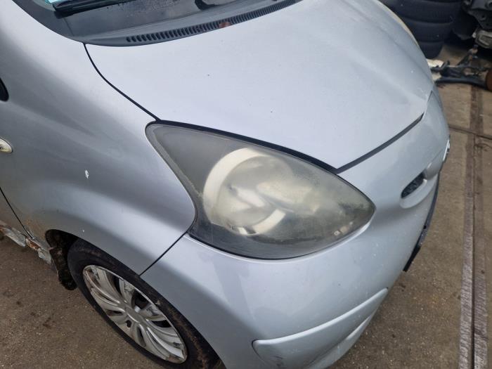 Toyota Aygo 1.0 12V VVT-i Skrotfordon (2006, GRIJS)