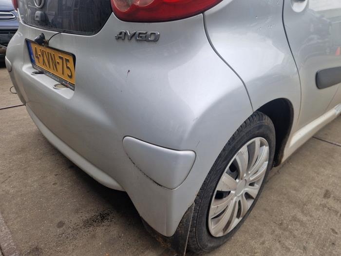 Toyota Aygo 1.0 12V VVT-i Skrotfordon (2006, GRIJS)