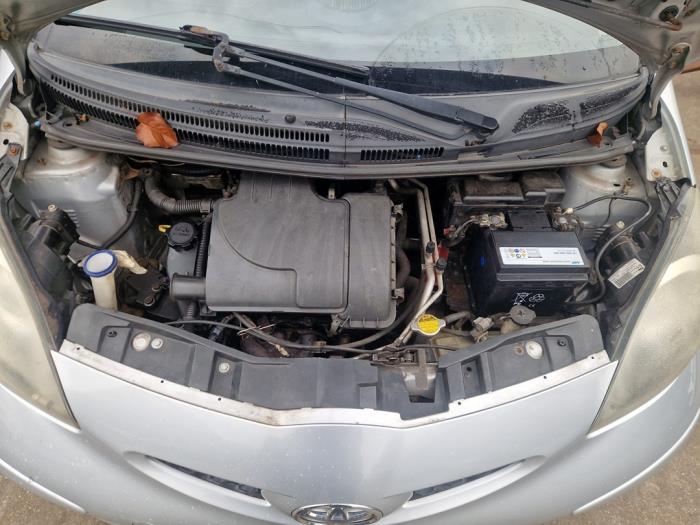 Toyota Aygo 1.0 12V VVT-i Skrotfordon (2006, GRIJS)
