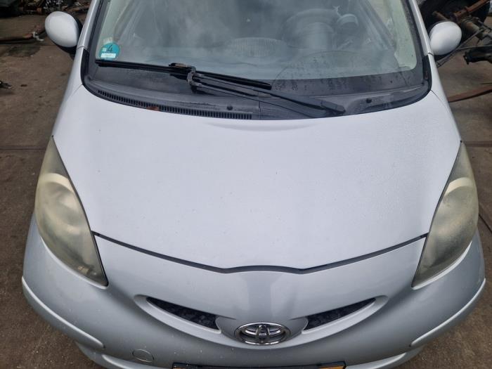 Toyota Aygo 1.0 12V VVT-i Skrotfordon (2006, GRIJS)