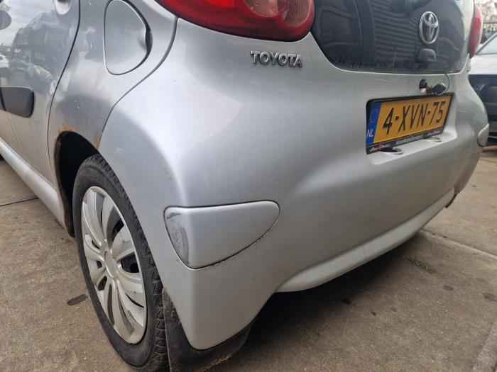 Toyota Aygo 1.0 12V VVT-i Skrotfordon (2006, GRIJS)