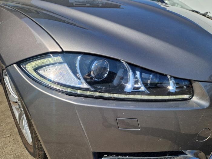 Jaguar XF 3.0 D V6 24V Vehículo de desguace (2012, Gris)
