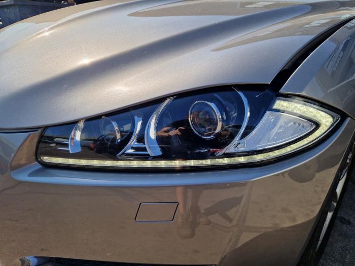 Jaguar XF 3.0 D V6 24V Vehículo de desguace (2012, Gris)
