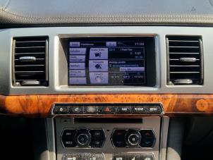 Jaguar XF 3.0 D V6 24V Vehículo de desguace (2012, Gris)