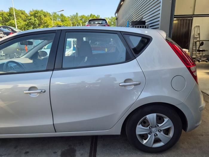Hyundai i30 1.4 CVVT 16V Vehículo de desguace (2010, Beige)