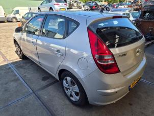 Hyundai i30 1.4 CVVT 16V Vehículo de desguace (2010, Beige)