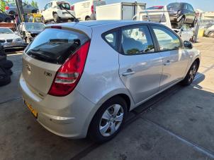 Hyundai i30 1.4 CVVT 16V Vehículo de desguace (2010, Beige)