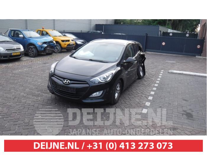 Hyundai I30 Wagon Gdhf5 1 6 Crdi 16v Vgt Schrott Baujahr 13 Farbe Schwarz Proxyparts De