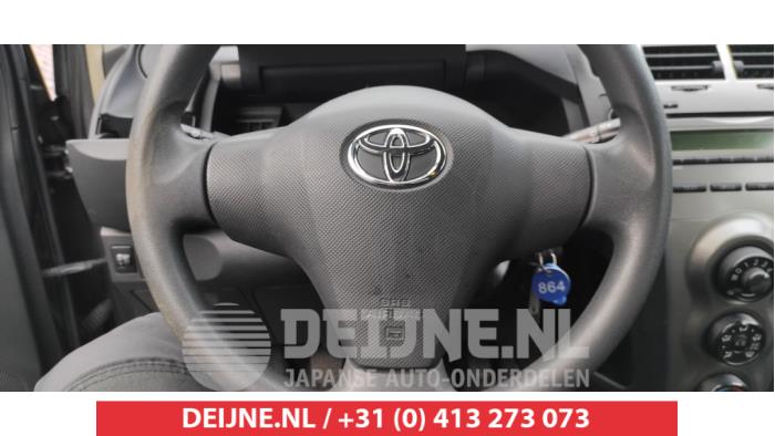 Toyota Yaris II 1.0 12V VVT-i Vehículo de desguace (2010, Gris)
