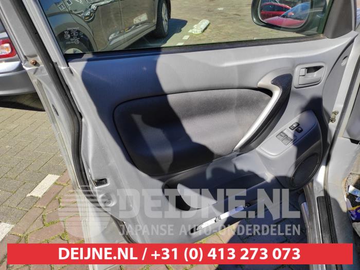 Toyota RAV4 2.0 16V VVTi 4x4 Épave (2001, Gris)