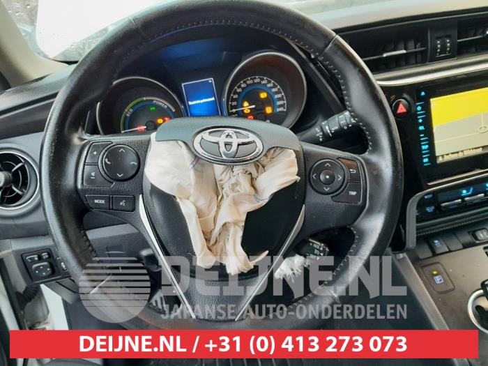 Toyota Auris Touring Sports 1.8 16V Hybrid Vehículo de desguace (2015, Blanco)