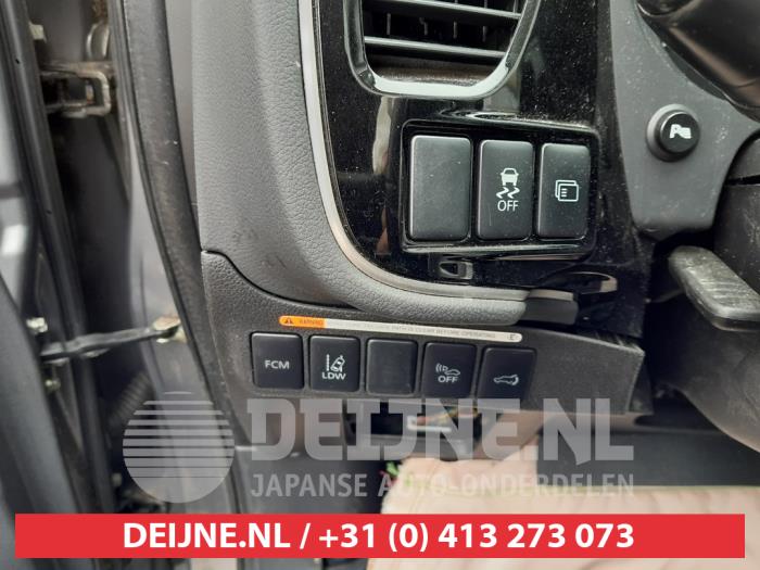 Mitsubishi Outlander 2.0 16V PHEV 4x4 Vehículo de desguace (2015, Gris)