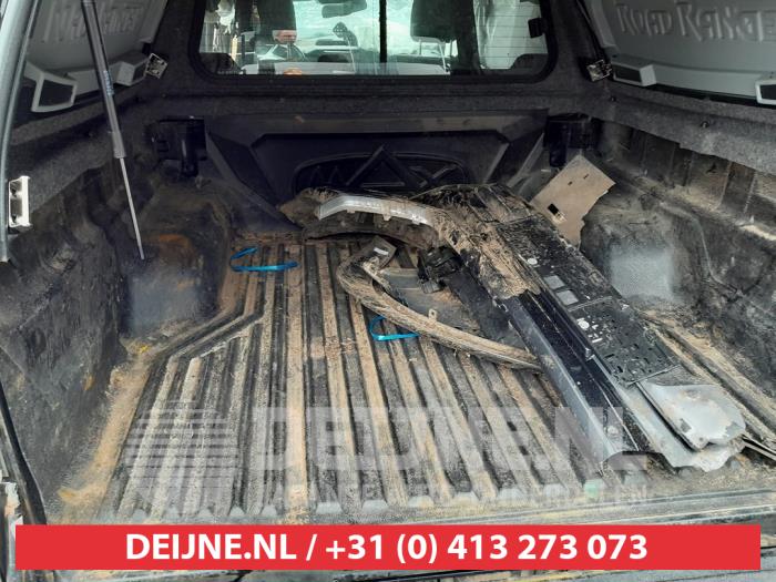 Isuzu D-Max 1.9 DDI 4x4 Épave (2021, Noir)