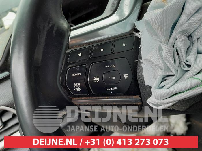 Isuzu D-Max 1.9 DDI 4x4 Épave (2021, Noir)