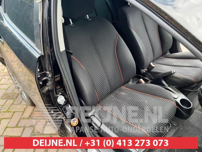 Mazda 2 1.3 16V MZR Épave (2012, Noir)