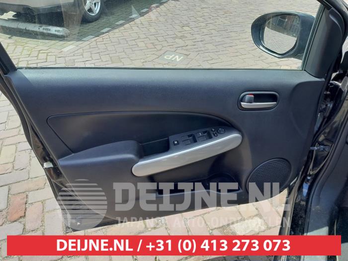 Mazda 2 1.3 16V MZR Épave (2012, Noir)