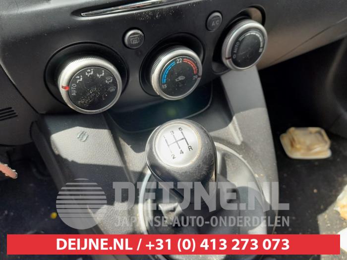 Mazda 2 1.3 16V MZR Épave (2012, Noir)