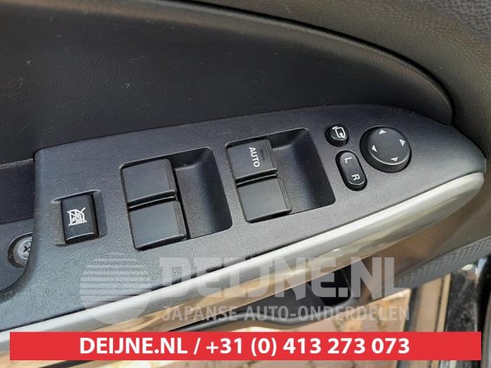 Mazda 2 1.3 16V MZR Épave (2012, Noir)