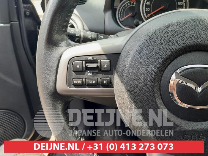 Mazda 2 1.3 16V MZR Épave (2012, Noir)
