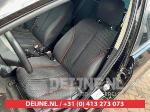 Mazda 2 1.3 16V MZR Épave (2012, Noir)