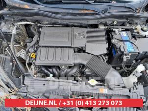 Mazda 2 1.3 16V MZR Épave (2012, Noir)