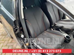 Mazda 2 1.3 16V MZR Épave (2012, Noir)