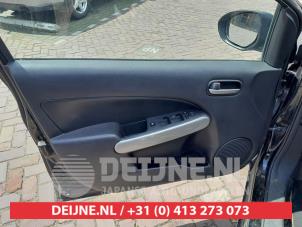 Mazda 2 1.3 16V MZR Épave (2012, Noir)