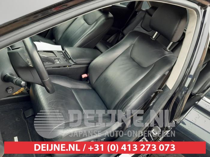 Lexus RX 450h V6 24V VVT-i 4x2 Épave (2010, Foncé, Bleu, Violet)