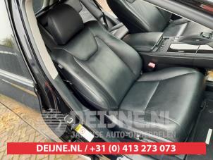 Lexus RX 450h V6 24V VVT-i 4x2 Épave (2010, Foncé, Bleu, Violet)