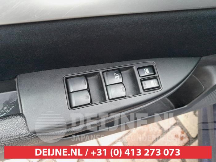 Subaru Legacy Wagon 2.0 16V Épave (2011, Violet)