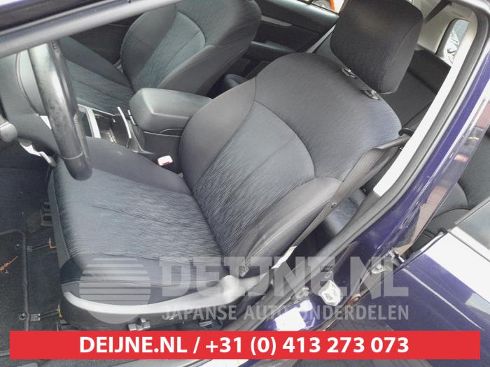 Subaru Legacy Wagon 2.0 16V Épave (2011, Violet)
