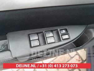 Subaru Legacy Wagon 2.0 16V Épave (2011, Violet)
