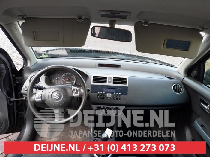 Suzuki Swift 1.5 VVT 16V Schrottauto (2006, Schwarz)