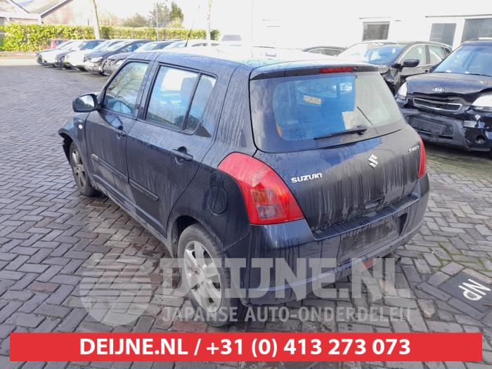 Suzuki Swift 1.5 VVT 16V Schrottauto (2006, Schwarz)