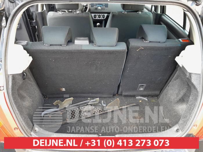 Suzuki Swift 1.5 VVT 16V Schrottauto (2006, Schwarz)