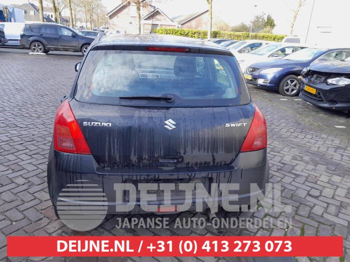 Suzuki Swift 1.5 VVT 16V Schrottauto (2006, Schwarz)