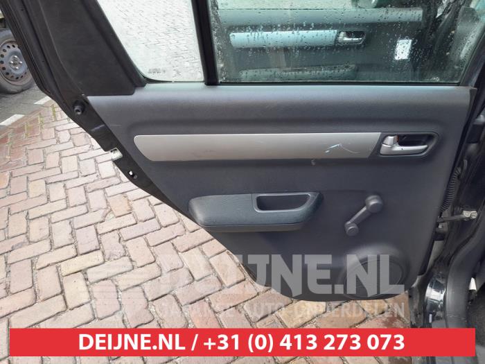 Suzuki Swift 1.5 VVT 16V Schrottauto (2006, Schwarz)