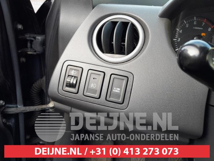 Suzuki Swift 1.5 VVT 16V Schrottauto (2006, Schwarz)