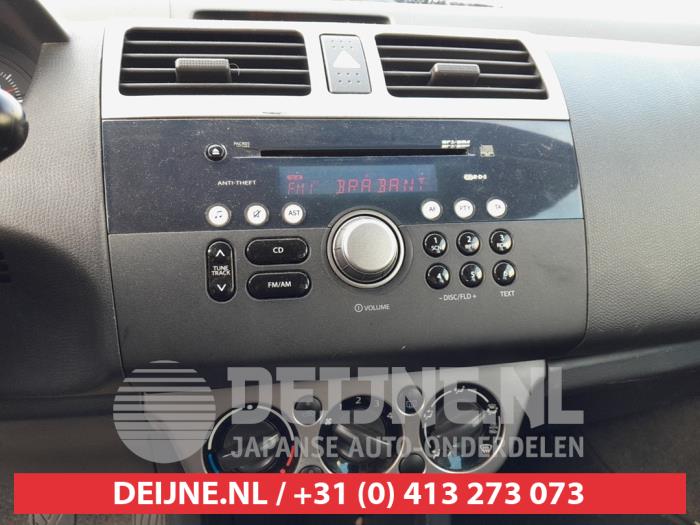 Suzuki Swift 1.5 VVT 16V Schrottauto (2006, Schwarz)