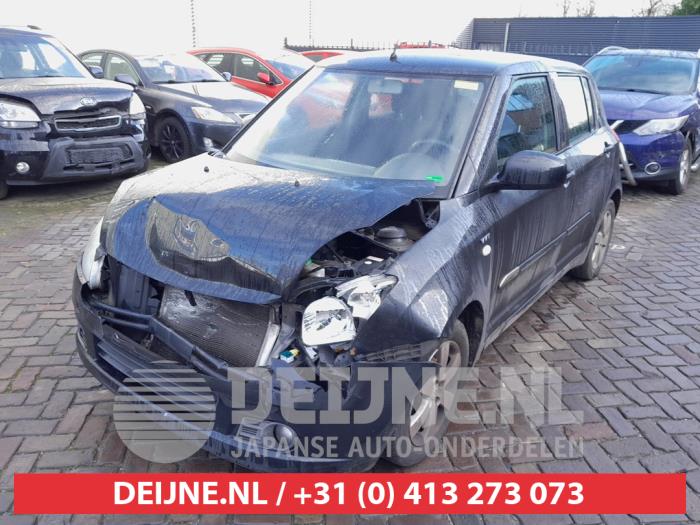 Suzuki Swift 1.5 VVT 16V Schrottauto (2006, Schwarz)