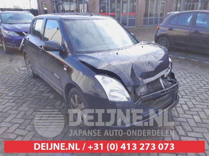 Suzuki Swift 1.5 VVT 16V Schrottauto (2006, Schwarz)