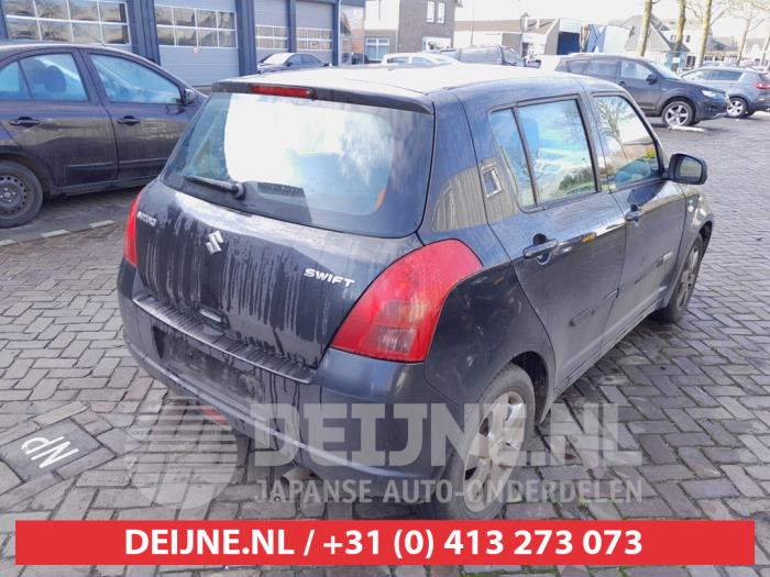 Suzuki Swift 1.5 VVT 16V Schrottauto (2006, Schwarz)
