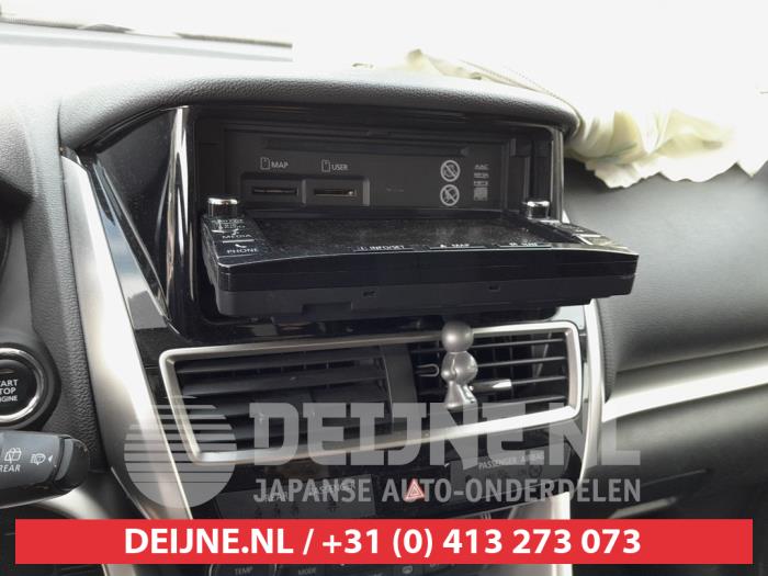Mitsubishi Eclipse Cross 1.5 Turbo 16V 4WD Samochód złomowany (2018, Bialy)